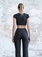 FREYA - Short Sleeves Crop Top - Black - VECTOR SPORTSWEAR